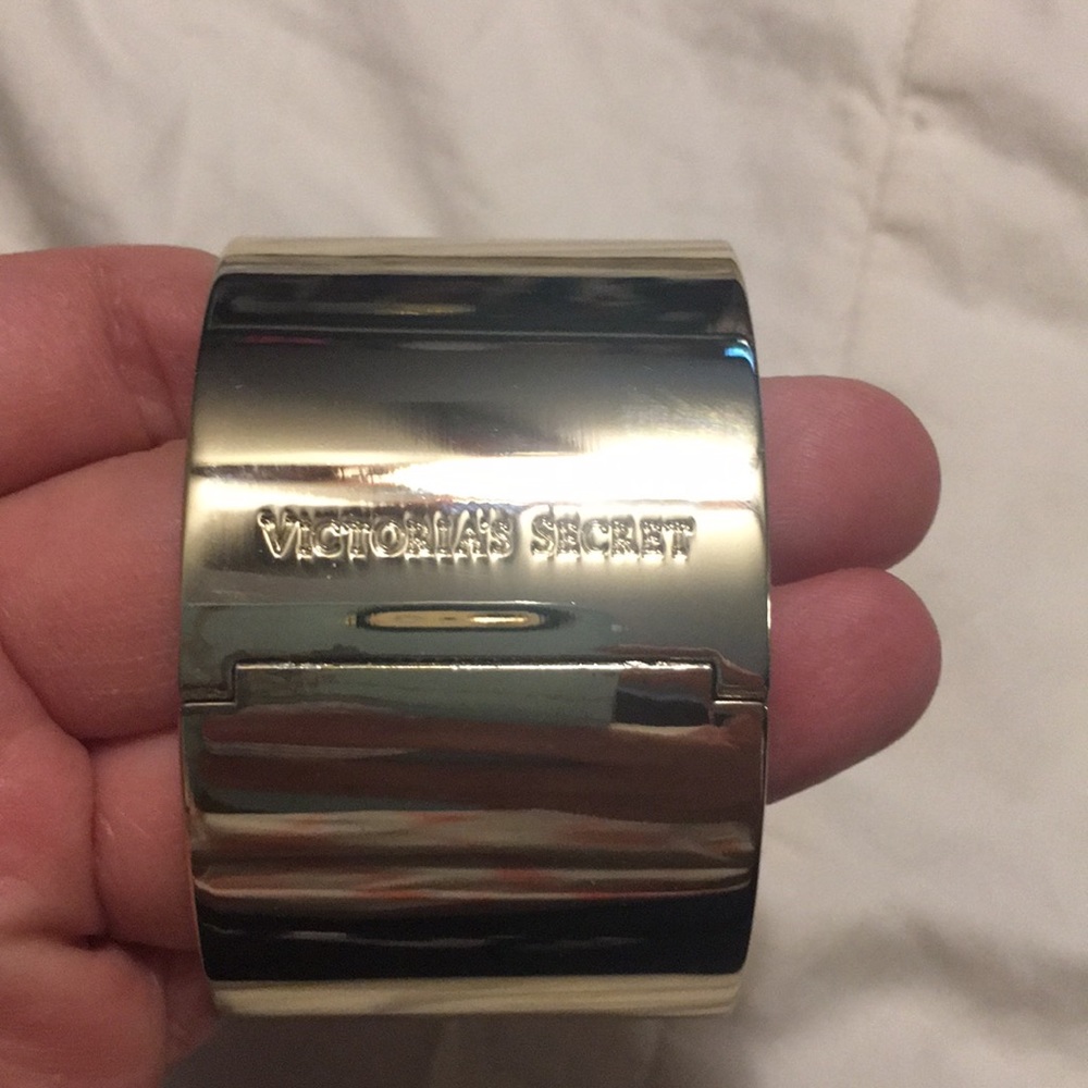 Victoria’s Secret cuff bracelet - Picture 4 of 5